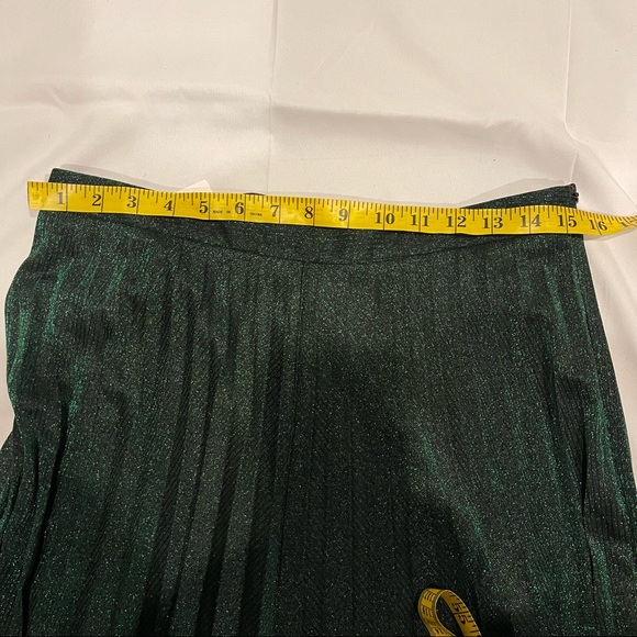 Zara pleated midi skirt... Size L... Colour: Dark green - Picture 6 of 6